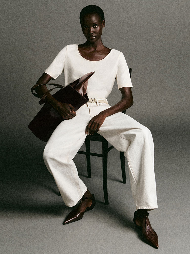 スリムスクープネックコットンTシャツ